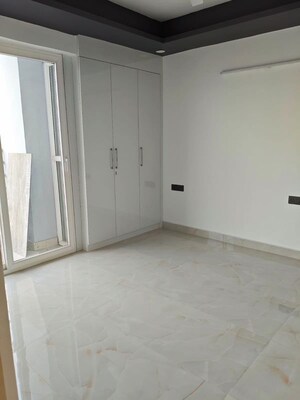 Room in 1 BHK Apartment at Sector 89 – for Sale