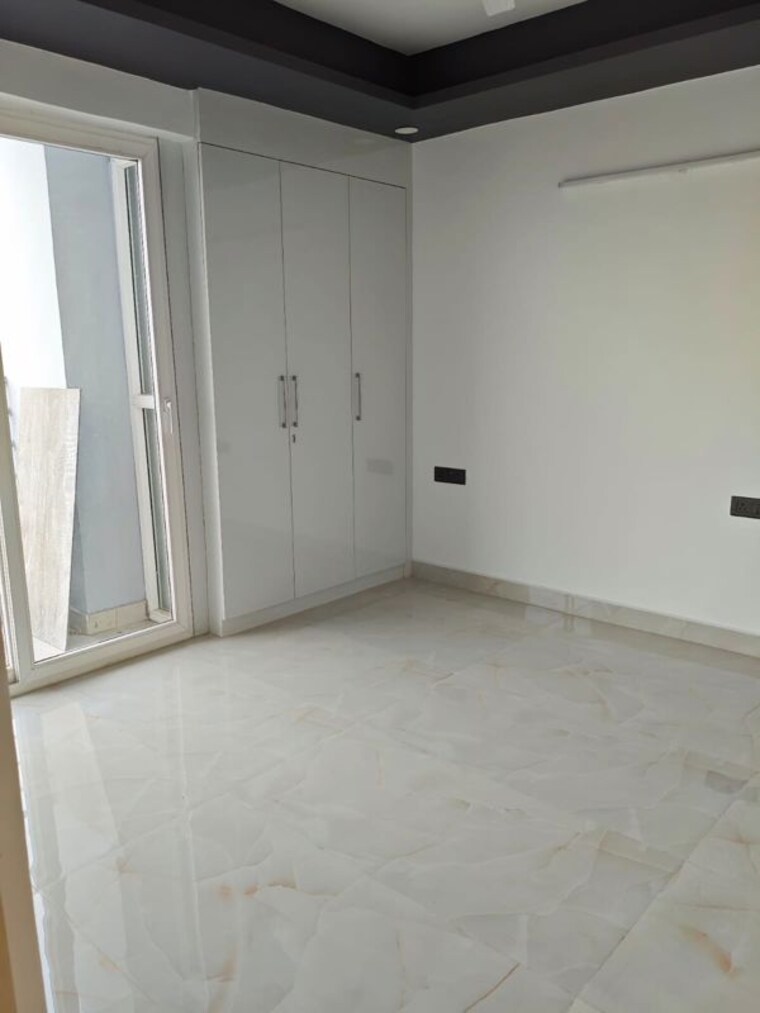 Room, sector 89 1 Bedroom 650 Sq.Ft. Apartment In Sector 89 Noida 10601275