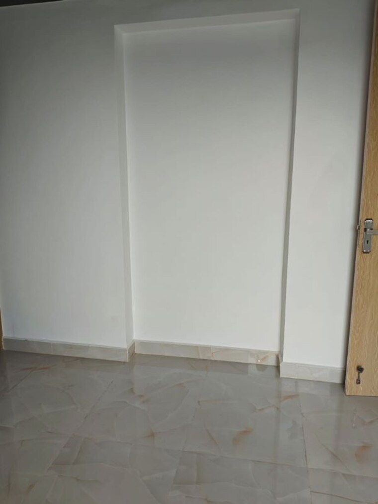Room, sector 89 1 Bedroom 650 Sq.Ft. Apartment In Sector 89 Noida 10601275