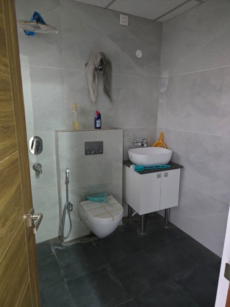 Bathroom, singla-south-city 1 Bedroom 700 Sq.Ft. Apartment In Lohgarh Zirakpur 10454560