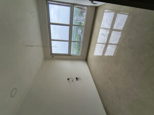 Room in 4 BHK Apartment at Group Satellite Elegance, Goregaon East – for Sale