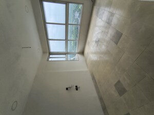 Room in 4 BHK Apartment at Group Satellite Elegance, Goregaon East – for Sale