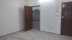 Room in 3 BHK Builder Floor at Cbi Colony – for Rent