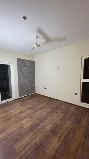 Room in 3 BHK Apartment at Sikka Kimantra Greens, Sector 79 – for Rent