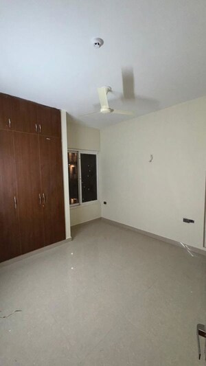 Room in 3 BHK Apartment at Sikka Kimantra Greens, Sector 79 – for Rent