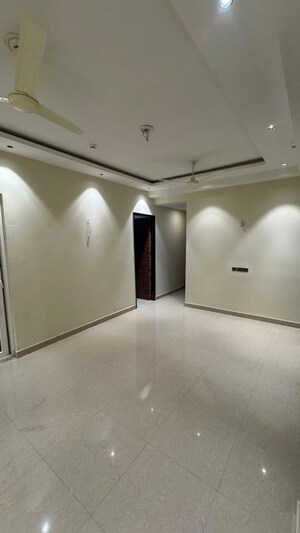 Room in 3 BHK Apartment at Sikka Kimantra Greens, Sector 79 – for Rent