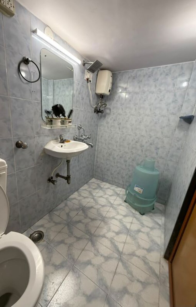 Bathroom, oshiwara 3 Bedroom 1300 Sq.Ft. Apartment In Oshiwara Mumbai 10616285
