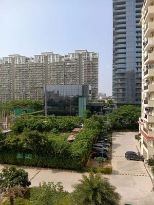 2.5 BHK Apartment For Rent in Emaar Emerald Estate, Sector 65