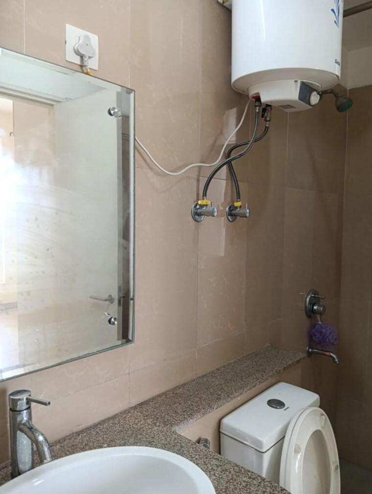 Bathroom, emaar-emerald-estate 2.5 Bedroom 1200 Sq.Ft. Apartment In Sector 65 Gurgaon 10616297