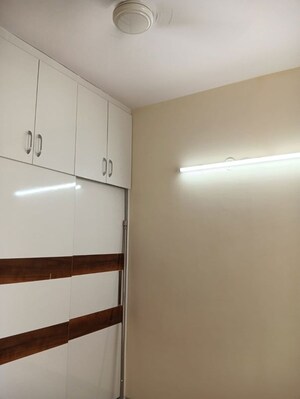 Room in 2.5 BHK Apartment at Emaar Emerald Estate, Sector 65 – for Rent