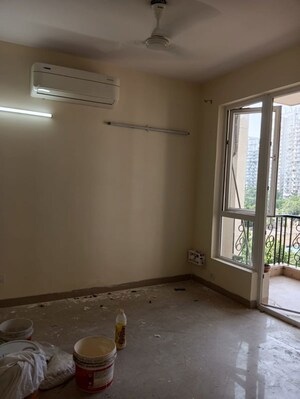 Hall in 2.5 BHK Apartment at Emaar Emerald Estate, Sector 65 – for Rent