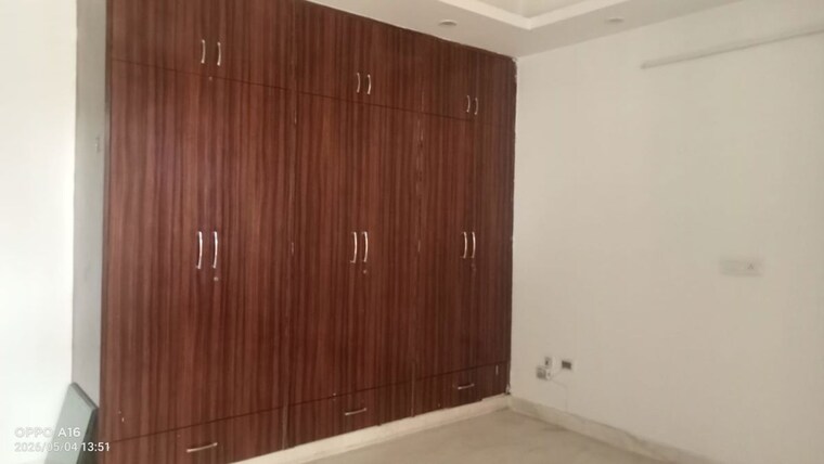Room, janakpuri 4 Bedroom 325 Sq.Yd. Builder Floor In Janakpuri Delhi 10616337