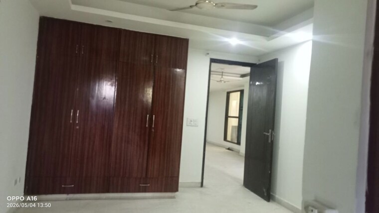 Room, janakpuri 4 Bedroom 325 Sq.Yd. Builder Floor In Janakpuri Delhi 10616337