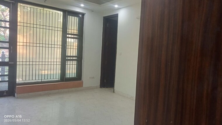 Room, janakpuri 4 Bedroom 325 Sq.Yd. Builder Floor In Janakpuri Delhi 10616337