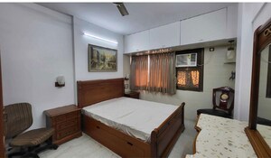 Bedroom in 3 BHK Apartment at Malabar Hill – for Rent