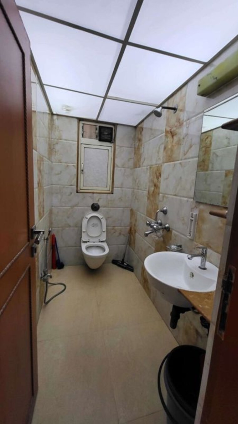 Bathroom, malabar hill 3 Bedroom 1300 Sq.Ft. Apartment In Malabar Hill Mumbai 10616347