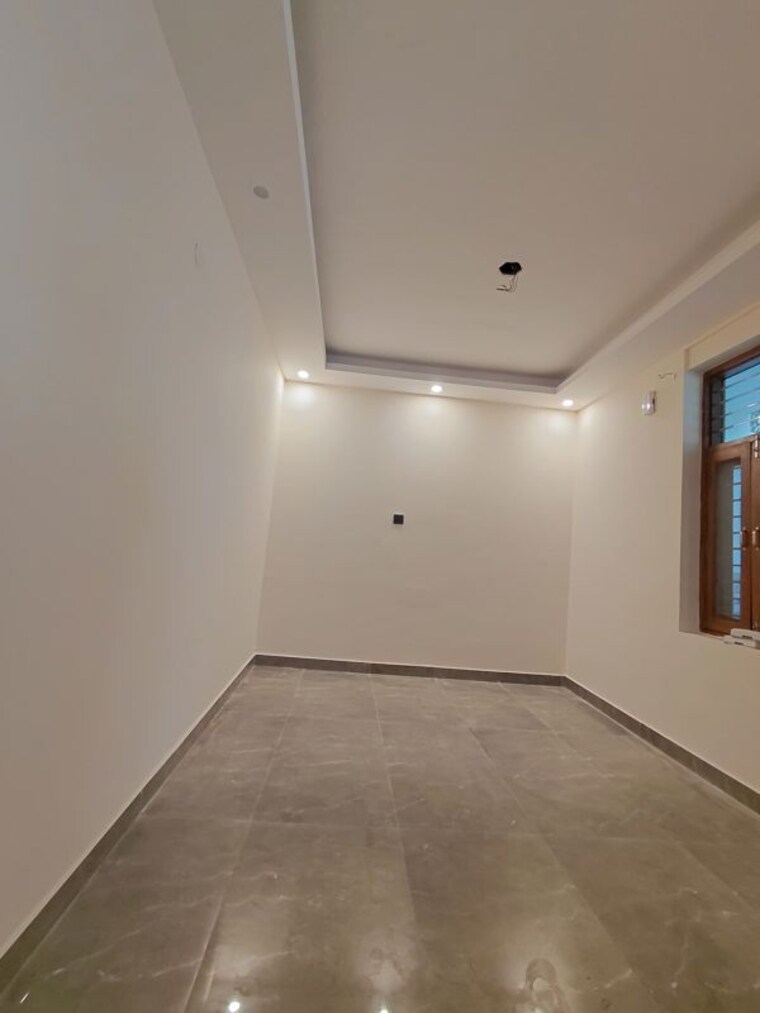 Room, rwa-apartments-sector-47 2 Bedroom 450 Sq.Mt. Independent House In Sector 47 Noida 10616353