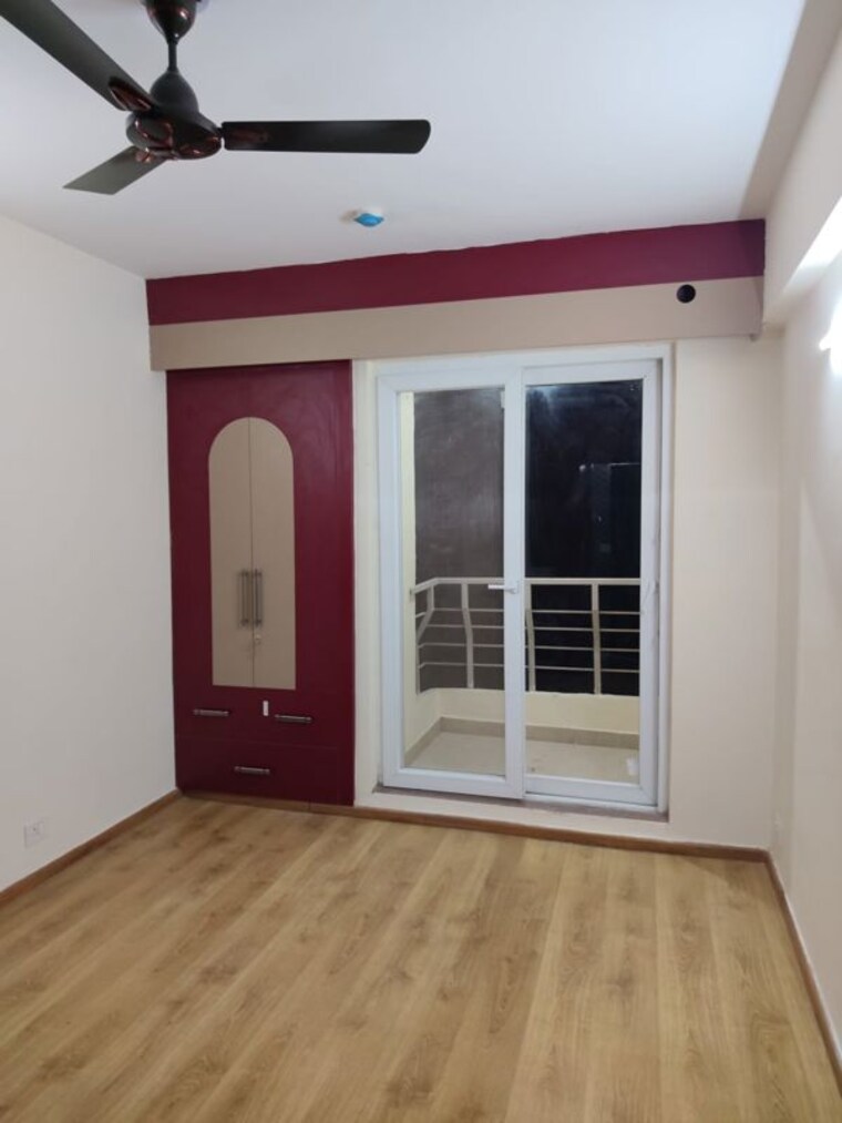 Room, sector 107 2 Bedroom 1195 Sq.Ft. Apartment In Sector 107 Noida 10614025