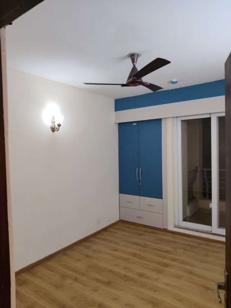 Room, sector 107 2 Bedroom 1195 Sq.Ft. Apartment In Sector 107 Noida 10614025