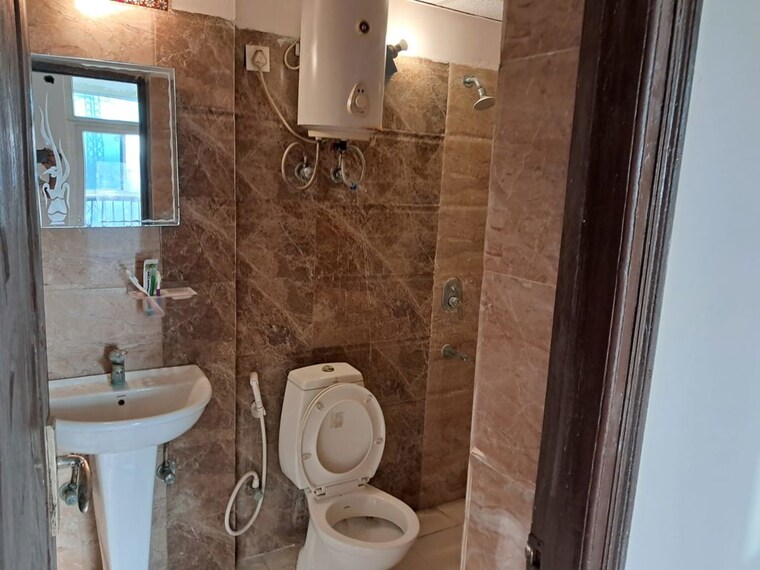 Bathroom, express-zenith 2.5 Bedroom 1190 Sq.Ft. Apartment In Sector 77 Noida 10616293