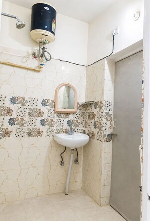 Bathroom in 2 BHK Builder Floor at Sector 44 – for Rent