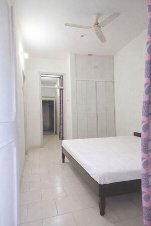 Bathroom in 2 BHK Builder Floor at Sector 44 – for Rent