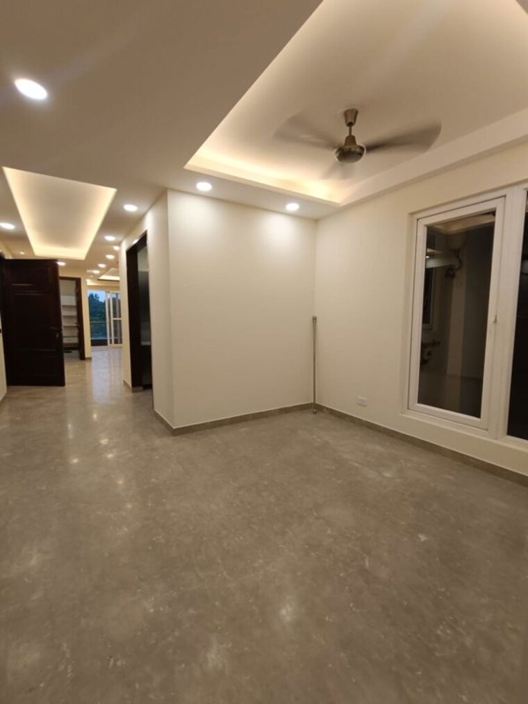 Room, janakpuri 4 Bedroom 325 Sq.Yd. Builder Floor In Janakpuri Delhi 10616380