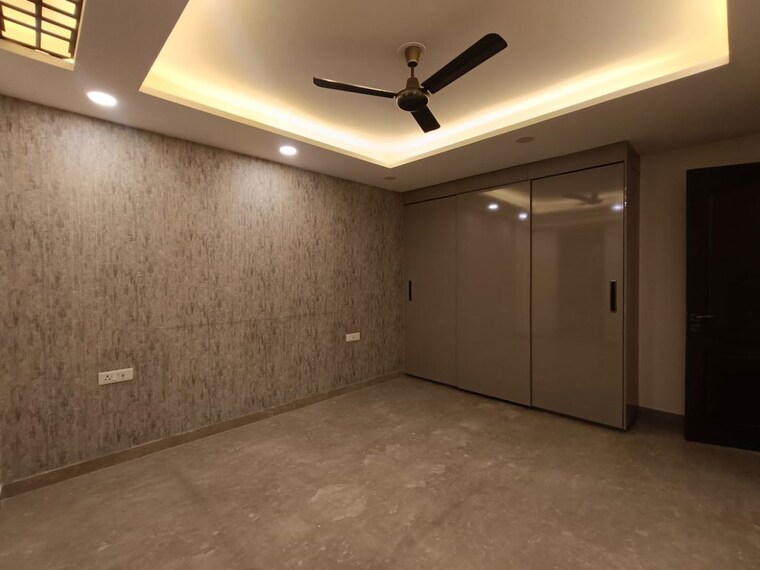 Room, janakpuri 4 Bedroom 325 Sq.Yd. Builder Floor In Janakpuri Delhi 10616380