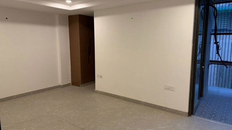 Room, janakpuri 4 Bedroom 325 Sq.Yd. Builder Floor In Janakpuri Delhi 10616380