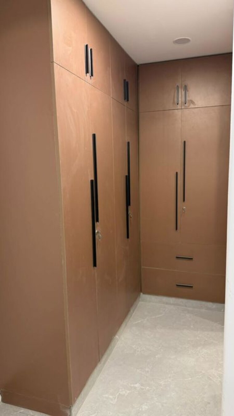 Other, janakpuri 4 Bedroom 325 Sq.Yd. Builder Floor In Janakpuri Delhi 10616380