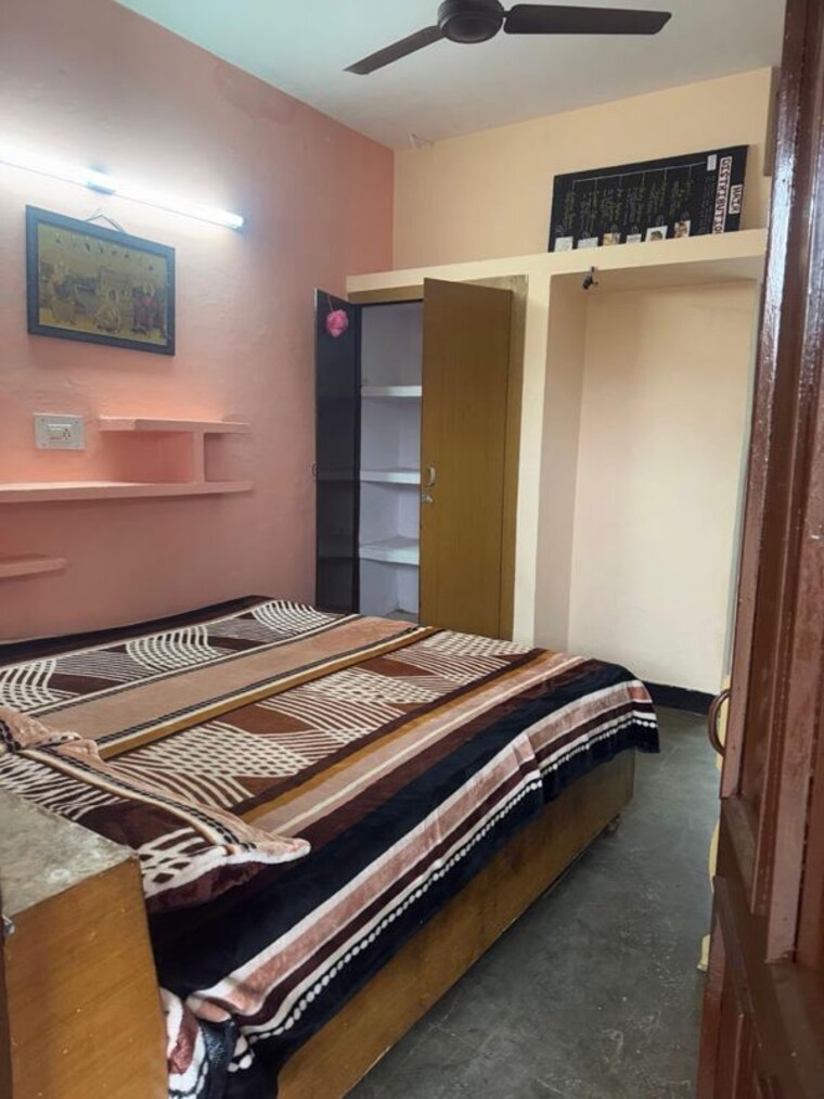 Bedroom, sector 33 1 RK 500 Sq.Ft. Builder Floor In Sector 33 Chandigarh 10616449