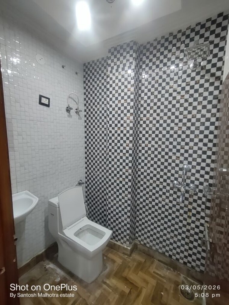 Bathroom, uttam nagar 1 Bedroom 450 Sq.Ft. Builder Floor In Uttam Nagar Delhi 10616437