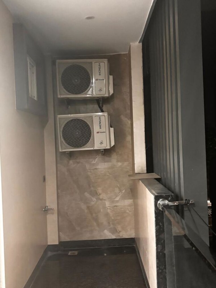 Bathroom, janakpuri 3 Bedroom 200 Sq.Yd. Builder Floor In Janakpuri Delhi 10616488