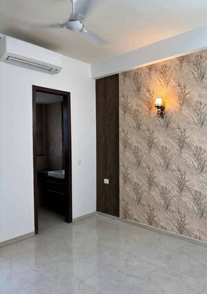 Room in 3 BHK Apartment at Smart World Orchard, Sector 61 – for Rent