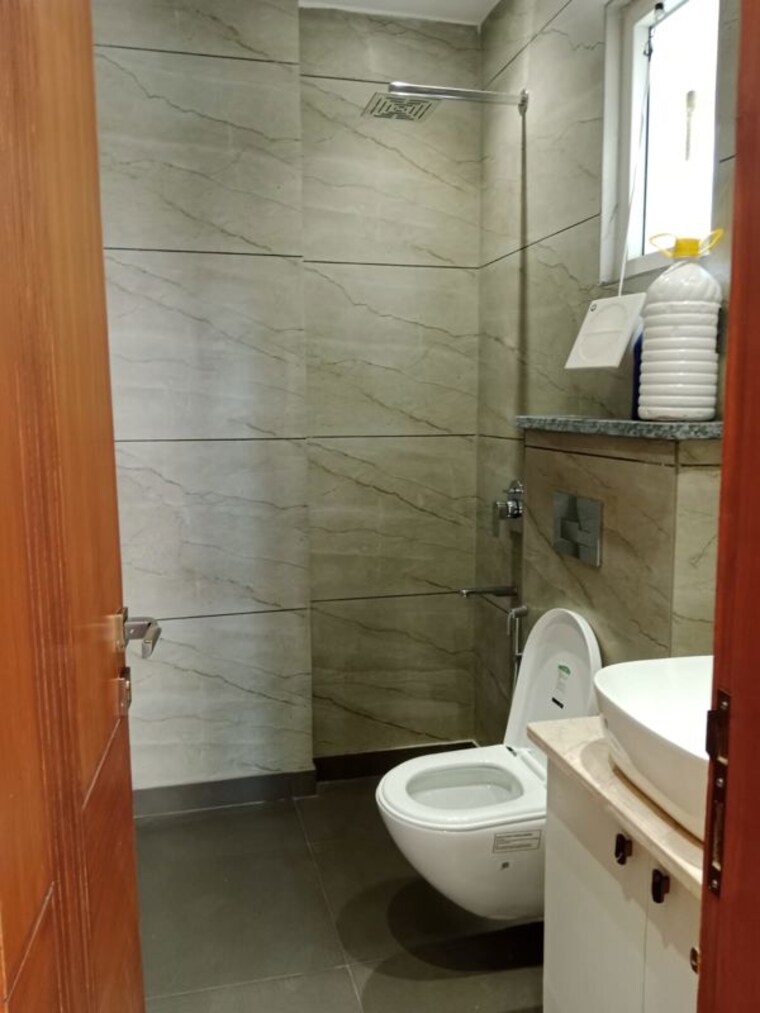 Attached Bathroom, janakpuri 3 Bedroom 120 Sq.Yd. Builder Floor In Janakpuri Delhi 10616519