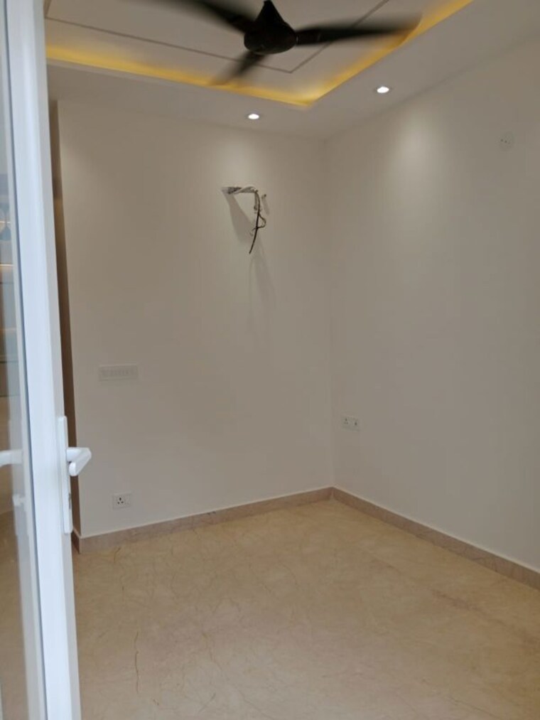 Room, janakpuri 3 Bedroom 120 Sq.Yd. Builder Floor In Janakpuri Delhi 10616519
