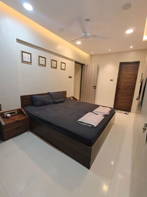 Bedroom in 3 BHK Apartment at Shilpa Apartment Santacruz West, Santacruz West – for Rent