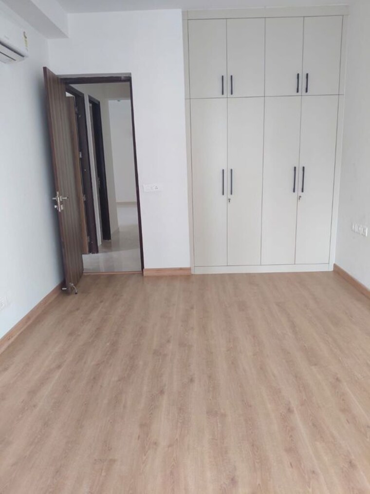 Room, capital-the-residences-360 3 Bedroom 1976 Sq.Ft. Apartment In Sector 70a Gurgaon 10616334