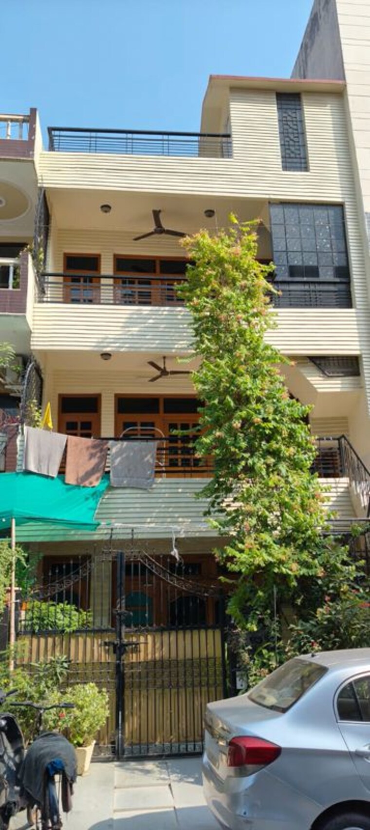Exterior View, janakpuri 2 Bedroom 200 Sq.Yd. Builder Floor In Janakpuri Delhi 10616565