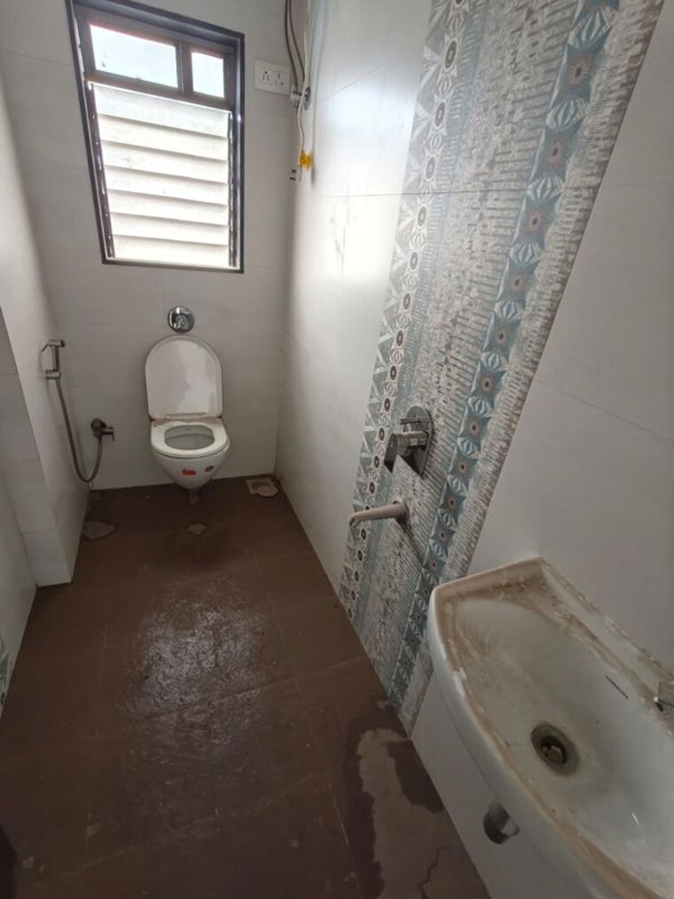 Bathroom, andheri west 2 Bedroom 800 Sq.Ft. Apartment In Andheri West Mumbai 10616579