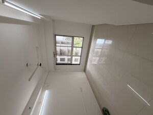 Room in 2 BHK Apartment at Godrej Prime, Chembur – for Rent