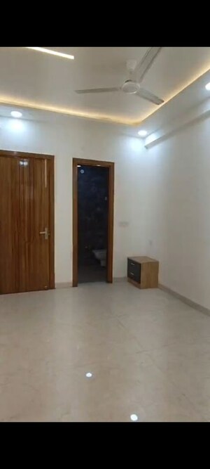 Room in 4 BHK Builder Floor at Mahavir Enclave – for Sale