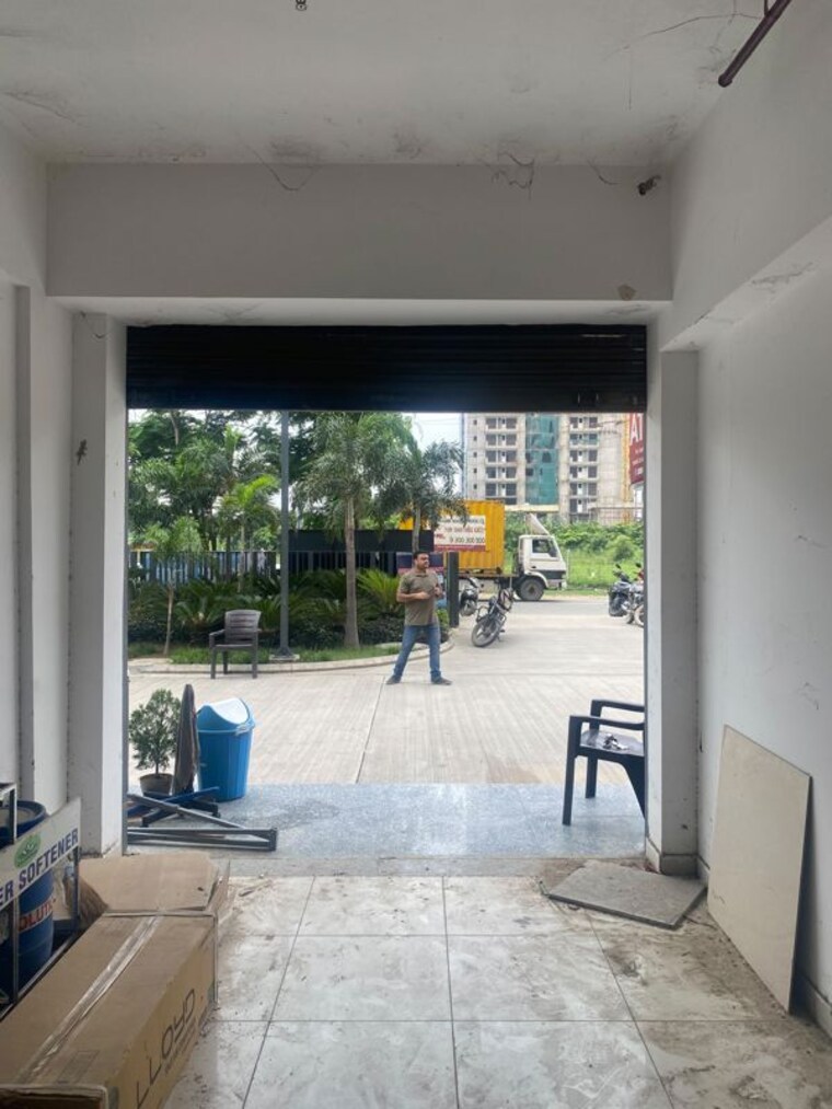 Common Area, aba-coco-county Commercial Shop 330 Sq.Ft. In Sector 10 Greater Noida Greater Noida 10616768