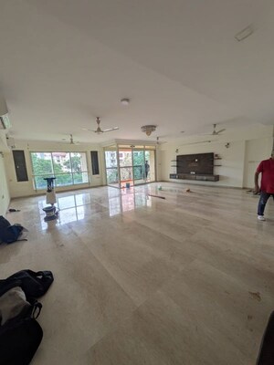 Parking in 4 BHK Apartment at Hiranandani Gardens Somerset, Powai – for Rent