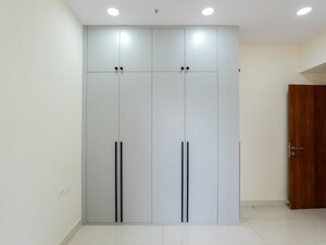 Room in 3 BHK Apartment at Prestige Beverly Hills, Kokapet – for Rent