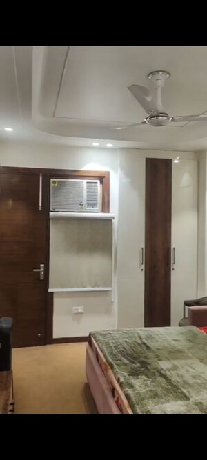 Room in 4 BHK Builder Floor at Mahavir Enclave 1 – for Sale