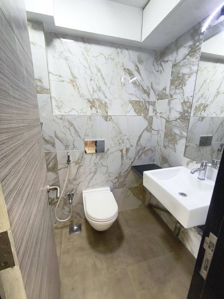 Bathroom, group-seven-rushi-heights 2 Bedroom 800 Sq.Ft. Apartment In Goregaon East Mumbai 10616790