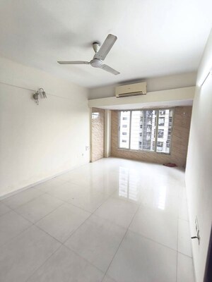 Room in 2 BHK Apartment at Group Seven Rushi Heights, Goregaon East – for Rent