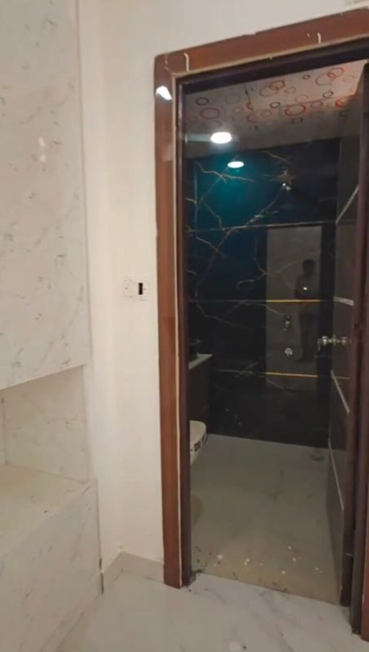 Bathroom, sector 117 1 Bedroom 550 Sq.Ft. Builder Floor In Sector 117 Noida 10616798