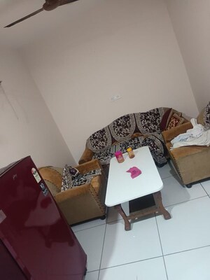Team Area in 3 BHK Builder Floor at Guru Nanak Enclave, Dhakoli – for Rent